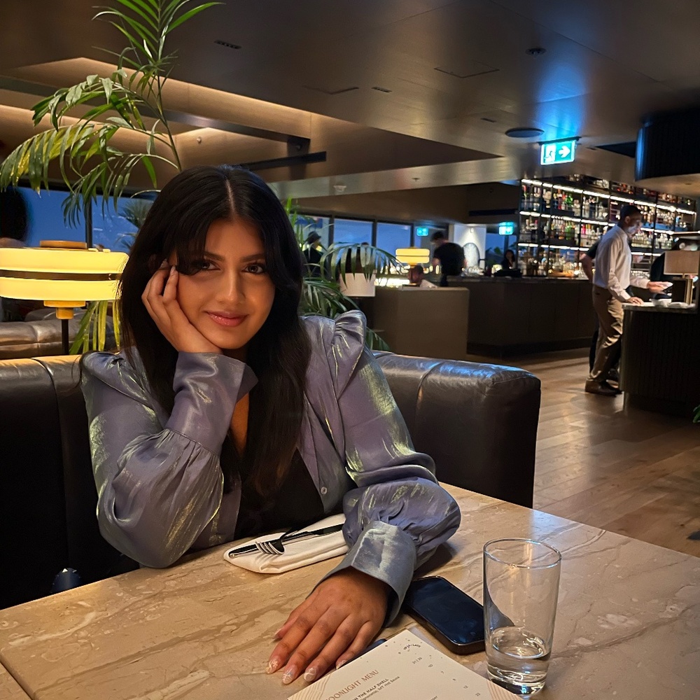 Meet your Posher, Alia